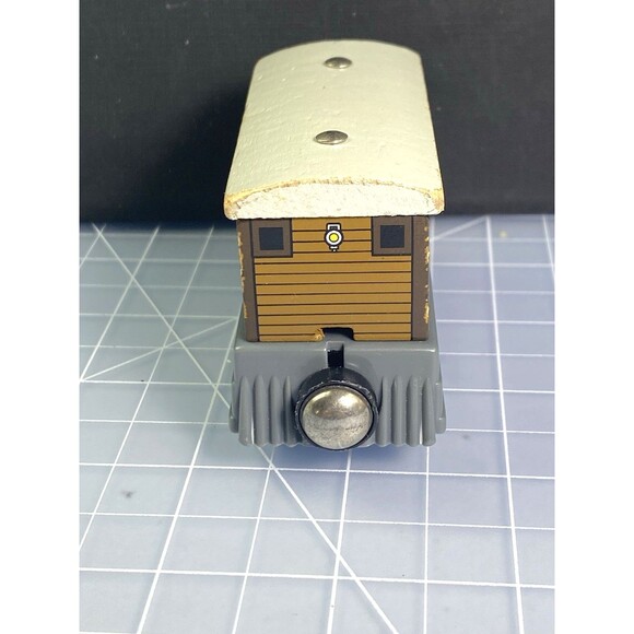 2003 "TOBY" Engine #4 Thomas & Friends Wooden Train Magnetic Coupler - Picture 3 of 5